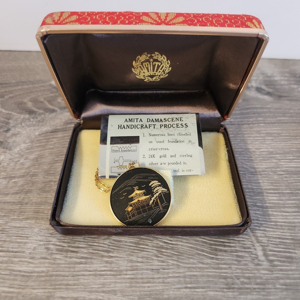 Vintage Amita Japanese House Landscape Damascene Pendant & Chain Black With Box - Picture 2 of 10